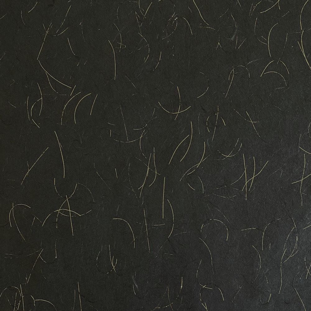 Carta Silk nera con fili colore oro