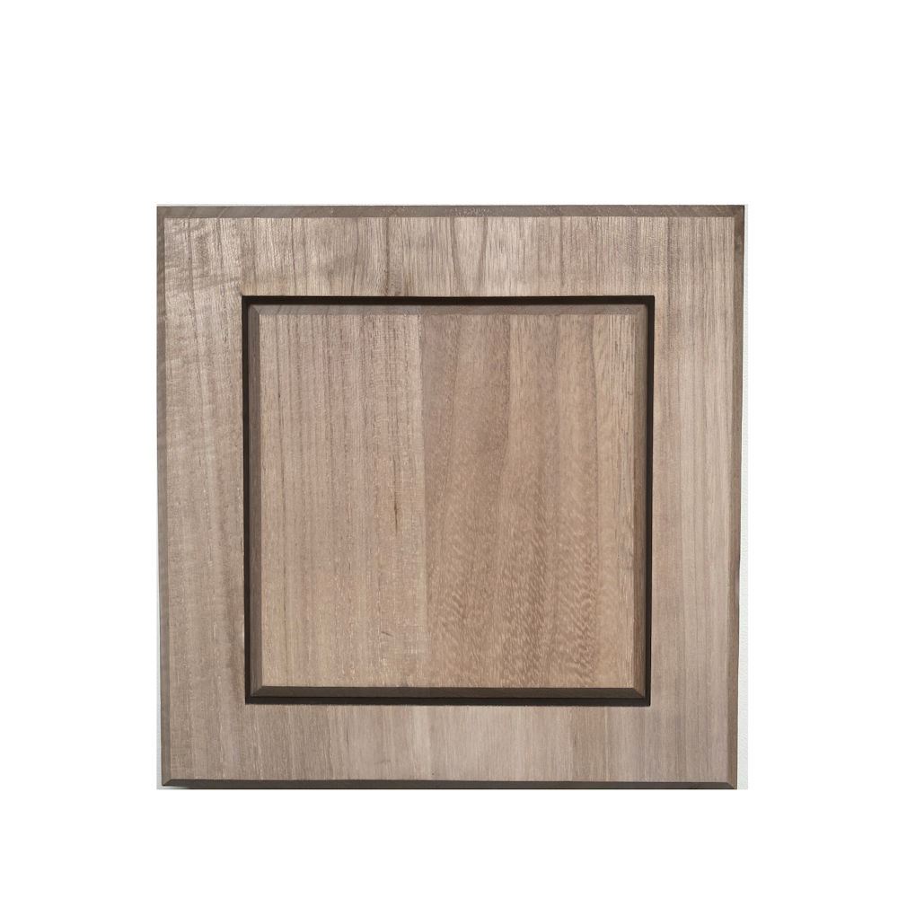 Cornice in legno con base