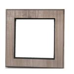 Cornice in legno con base
