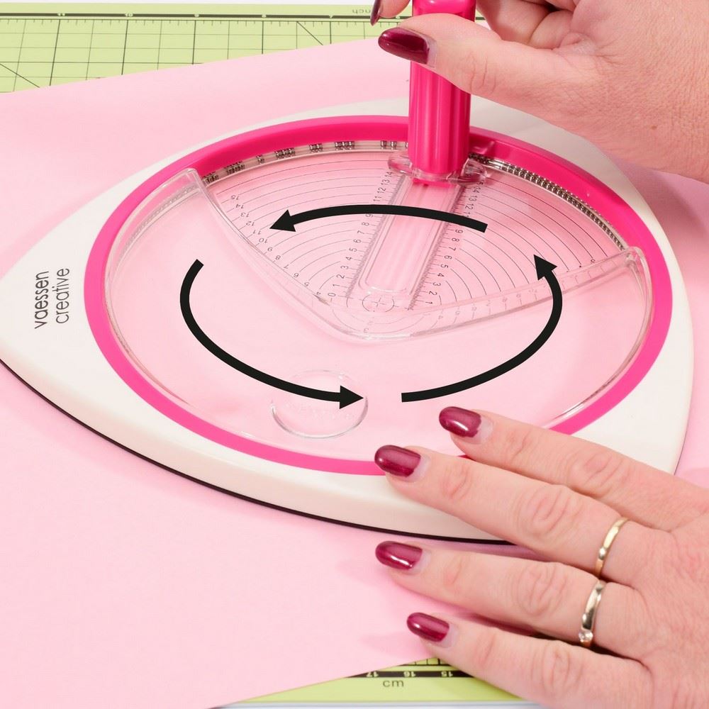 Cutter Circolare Artemio Con Scala Per Diametri Da 2,4 A 15,3 Cm