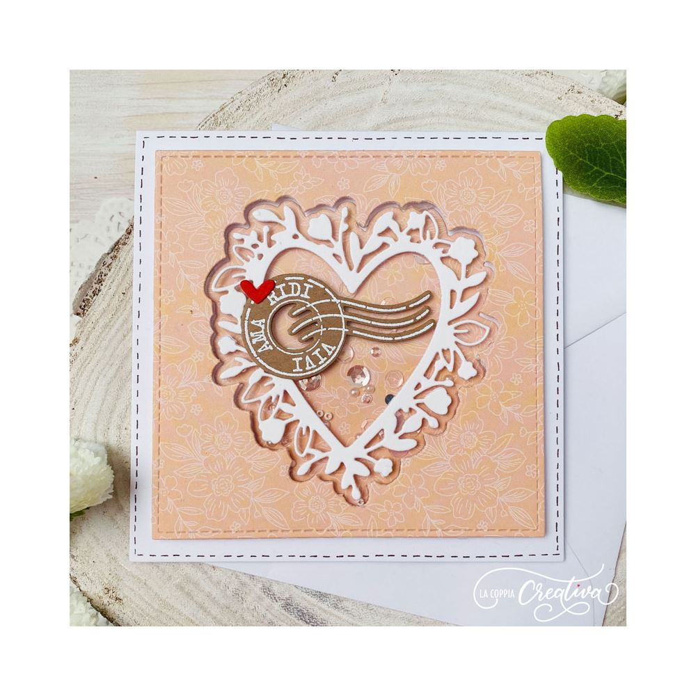 1 set di fustelle in metallo a forma di cuore per la