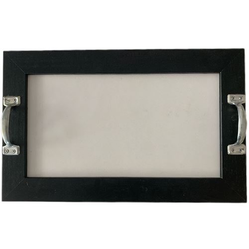 Vassoio in legno nero con maniglie in metallo